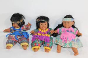 lot 222 image: Set of 3 Native American Style Vinyl Dolls, 7 Inches