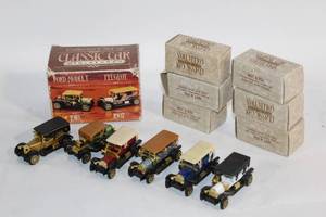 lot 224 image: Collector Set of Classic Car Miniatures - Ford Model T & Peugeot