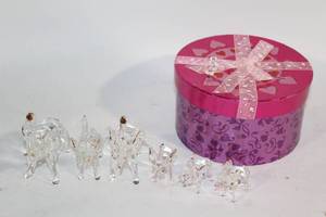 lot 236 image: Set of 6 Glass Elephant Figurines with Decorative Gift Box