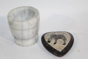 lot 240 image: Marble Mortar with Kenyan Soapstone Heart Trinket