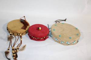 lot 248 image: Set of 3 Decorative Handcrafted Drums with Bead and Feather Accents
