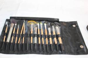 lot 278 image: Set of 12 Makeup Brushes with Black Carrying Case