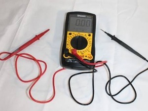 lot 284 image: Sperry DM-4400A Digital Multimeter with Leads