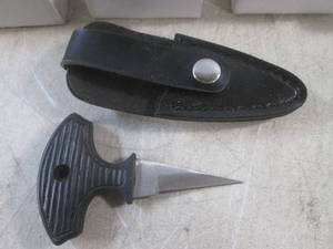 lot 5 image: (EC1) 4 Push Daggers with Sheath in...