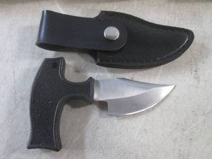 (EC1) 4 Push Daggers with Sheath in...