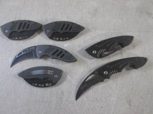lot 27 image: (BSB) 6 Folding Knives with Belt Cl...