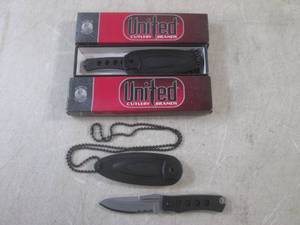 lot 41 image: (FS) 2 - United Cutlery 5 34 Fixe...