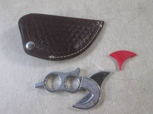 lot 57 image: (CNTR) Gut Hook Skinner Knife with ...