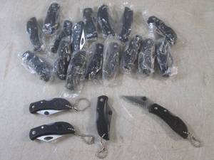 lot 60 image: (EC1) 20 Small Folding Knives 4 14...