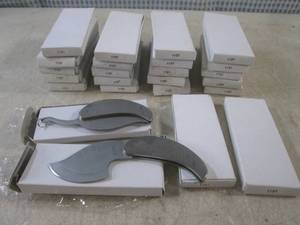 lot 68 image: (EC1) 24 New In Box Folding Stainle...