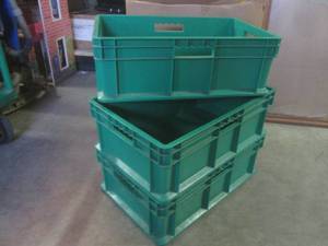lot 72 image: (EW4) 3 Stackable Plastic Bins with...