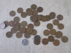lot 88 image: (CNTR) 48 Wheat Pennies Mix of Teen...