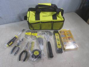 lot 101 image: (CS) Stanley Tool Bag with Assorted...
