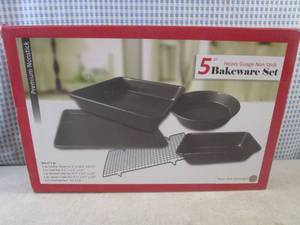 lot 102 image: (EW3) 5pc Heavy Guage Non Stick Bak...