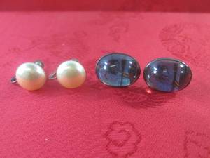 lot 117 image: (FS) 2 Pair of Vintage Screw Back S...