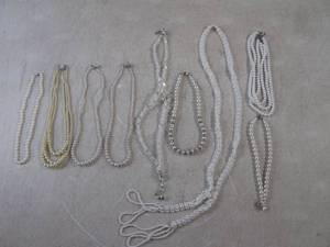lot 119 image: (FS) Assorted Necklaces...