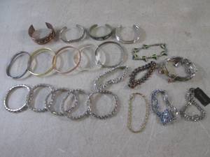 lot 120 image: (FS) Assorted Bracelets...