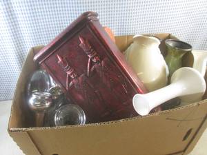 lot 140 image: (F-2) Box Full of Assorted Glass, C...