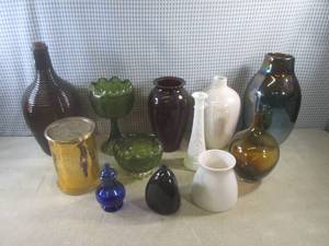 lot 142 image: (EW3) Assorted Colored Glass Vases ...