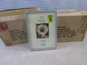 lot 168 image: (CS) 12 - 5x7 Silver Mini EZ Pictur...