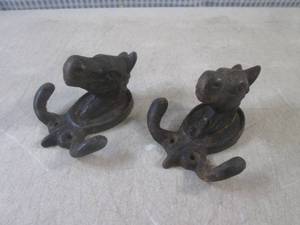 lot 172 image: (EC1) 2 Vintage Cast Iron Horse Hea...