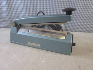 lot 183 image: (G-1) Impulse ME-200H Table Top Hea...