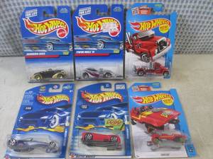 lot 186 image: (G-1) Assorted Hot Wheels In Packag...