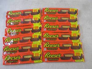 lot 238 image: (B-1) 12 King Size Reeses Peanut Bu...