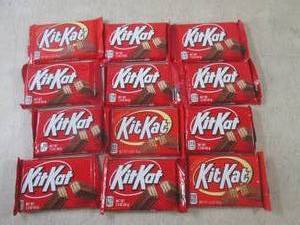 lot 244 image: (B-2) 12 Kit Kat Candy Bars Past Da...
