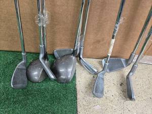 Lot of 9 Gulf Clubs ( Used)