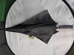 lot 24 image: Firm Grip Large Golf Umbrella (New with tag)
