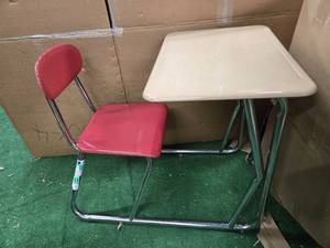 lot 32 image: Lot of a metal and wood fixed table and chair