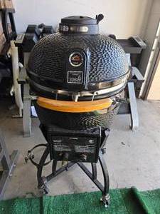 lot 42 image: Vision Grill (Used)