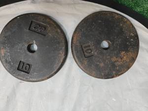 lot 76 image: Lot of two 10Lb Weight Plates (USED)