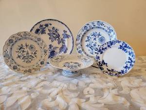 lot 350 image: Blue and White Porcelain Plate Collection
