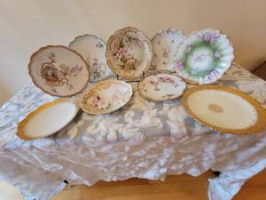 lot 352 image: Hand Painted Porcelain Plate Collection