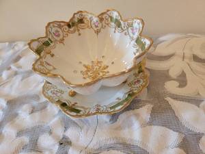 lot 361 image: Ornate Hand Painted Nippon Berry Bowl  2 pc