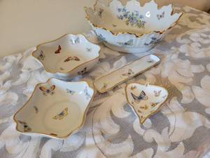 lot 363 image: Limoges Porcelain Butterfly Serving Chinaware  5