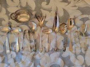 lot 94 image: Antique Sterling Silver Serving Pieces  314 grams
