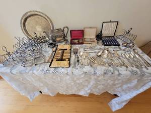 lot 368 image: Extensive Silverplate Serving Accessories