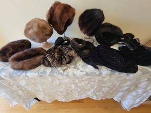 lot 105 image: Vintage Mink Fur Scarves and Hats plus Muff