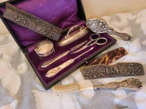 lot 104 image: Sterling Silver Vanity Accessories