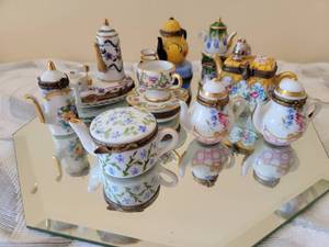 lot 181 image: Limoges Porcelain Trinket Box Collection  Tea Pot Theme