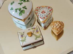 lot 182 image: Love Heart Theme Trinket Box Collection  Limoges  Jay Strongwater  Halcyon