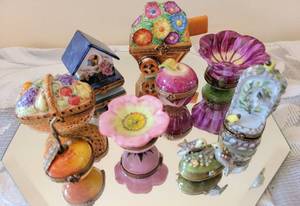 lot 186 image: Flower Garden Theme Trinket Box Collection  Limoges  Jay Strongwater
