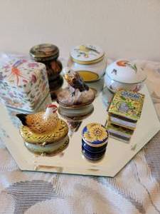 lot 189 image: Trinket Box Collection  Limoges  Halcyon