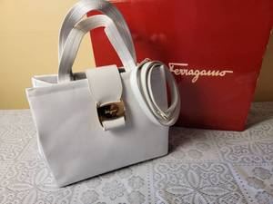 lot 117 image: Salvatore Ferragamo White Vara Handbag Purse  AQ218252