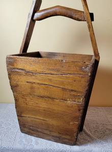 lot 318 image: Antique Asian Wooden Rice Bucket with Wax Seal