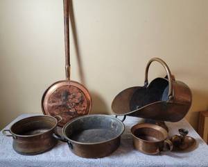 lot 319 image: Antique Copper Pans  Bed Warmer  Coal Bucket