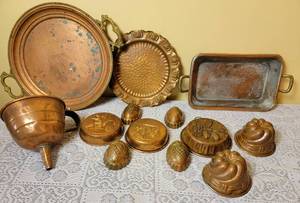 lot 320 image: Antique Copper Moulds and Trays
